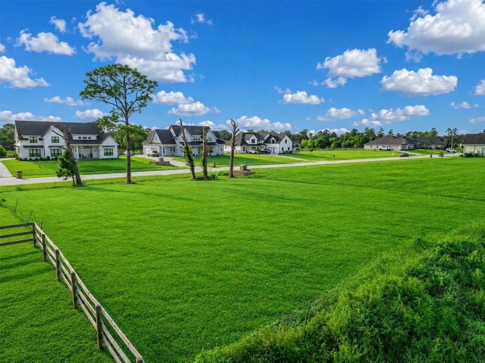 4116 Leslies Way Dickinson, TX 77539