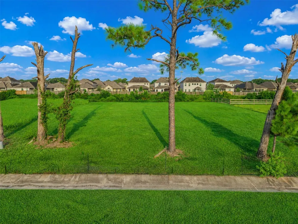 4116 Leslies Way Dickinson, TX 77539