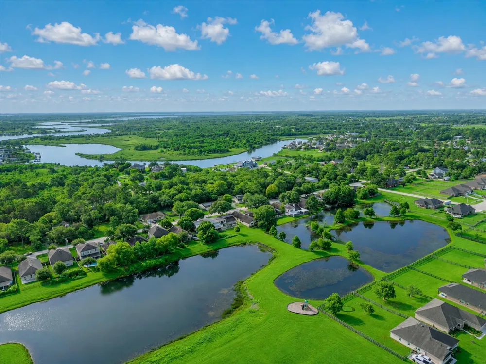 4116 Leslies Way Dickinson, TX 77539