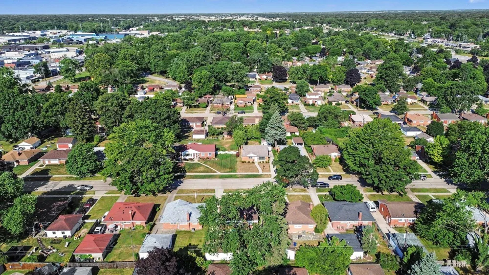 13429 Garfield Street Redford, MI 48239