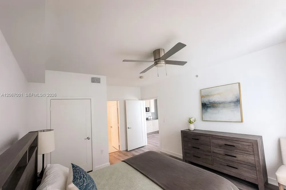 79 SW 12th St #2809-S Miami, FL 33130