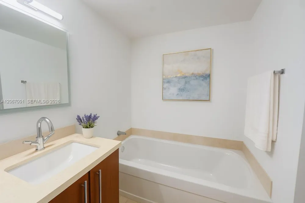 79 SW 12th St #2809-S Miami, FL 33130