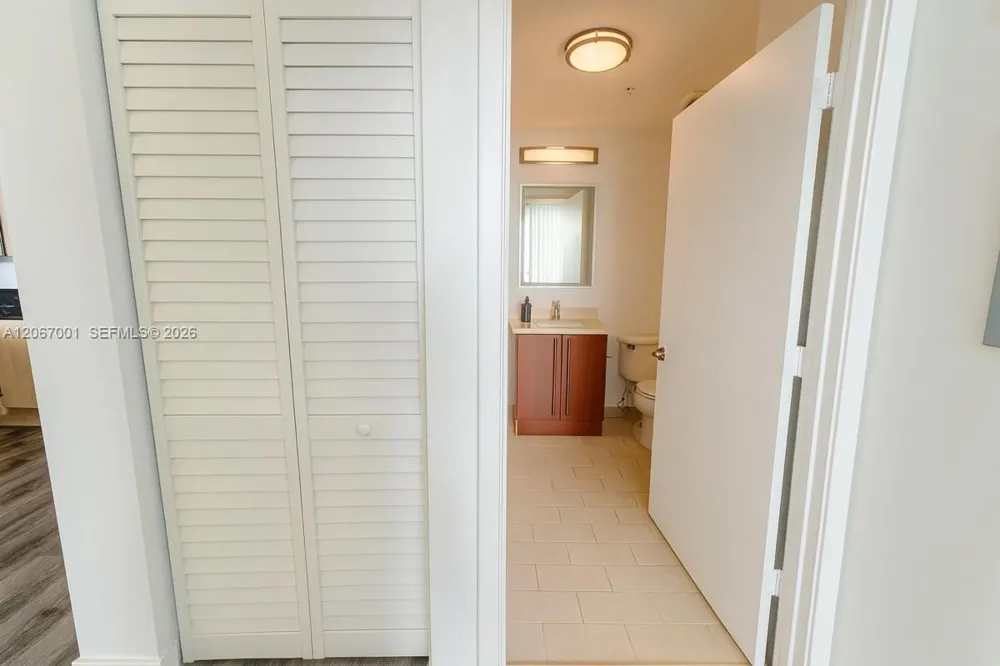 79 SW 12th St #2809-S Miami, FL 33130