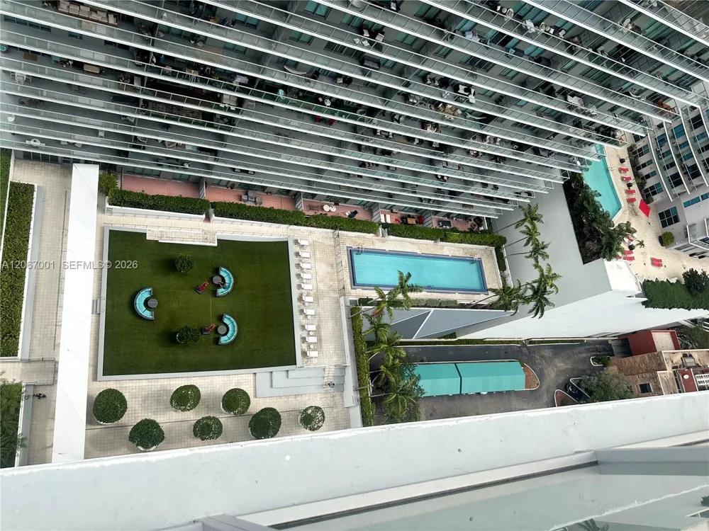 79 SW 12th St #2809-S Miami, FL 33130