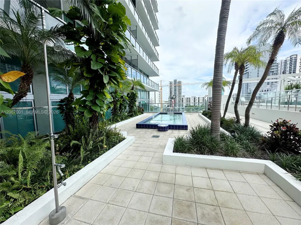 79 SW 12th St #2809-S Miami, FL 33130