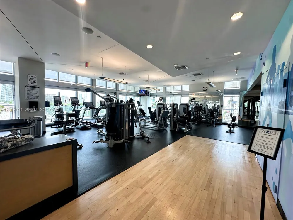 79 SW 12th St #2809-S Miami, FL 33130
