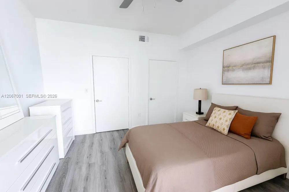 79 SW 12th St #2809-S Miami, FL 33130