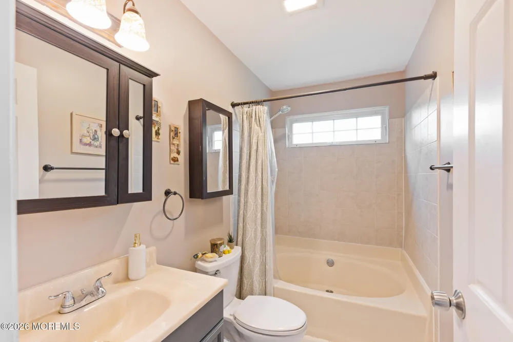 24 Crop Court Tinton Falls, NJ 07753