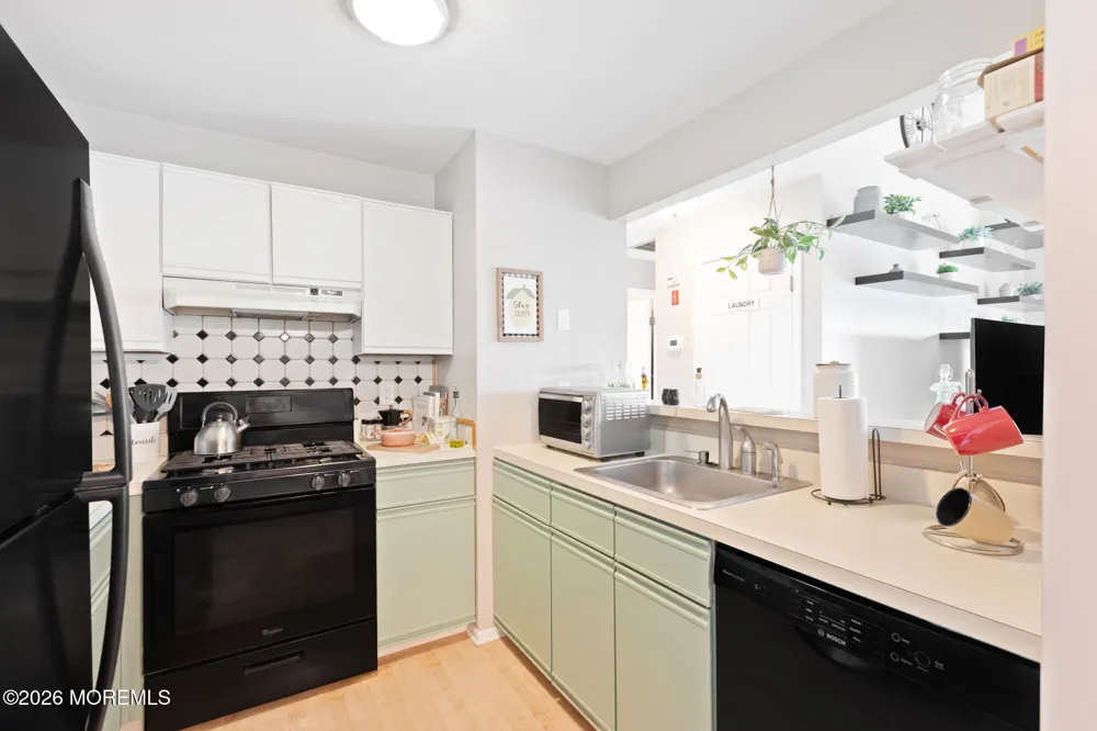 24 Crop Court Tinton Falls, NJ 07753