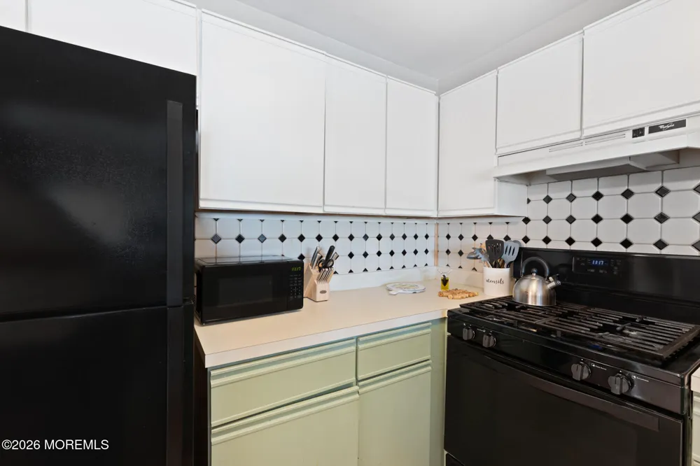 24 Crop Court Tinton Falls, NJ 07753