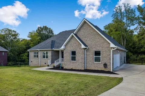 400 Mockingbird Ln