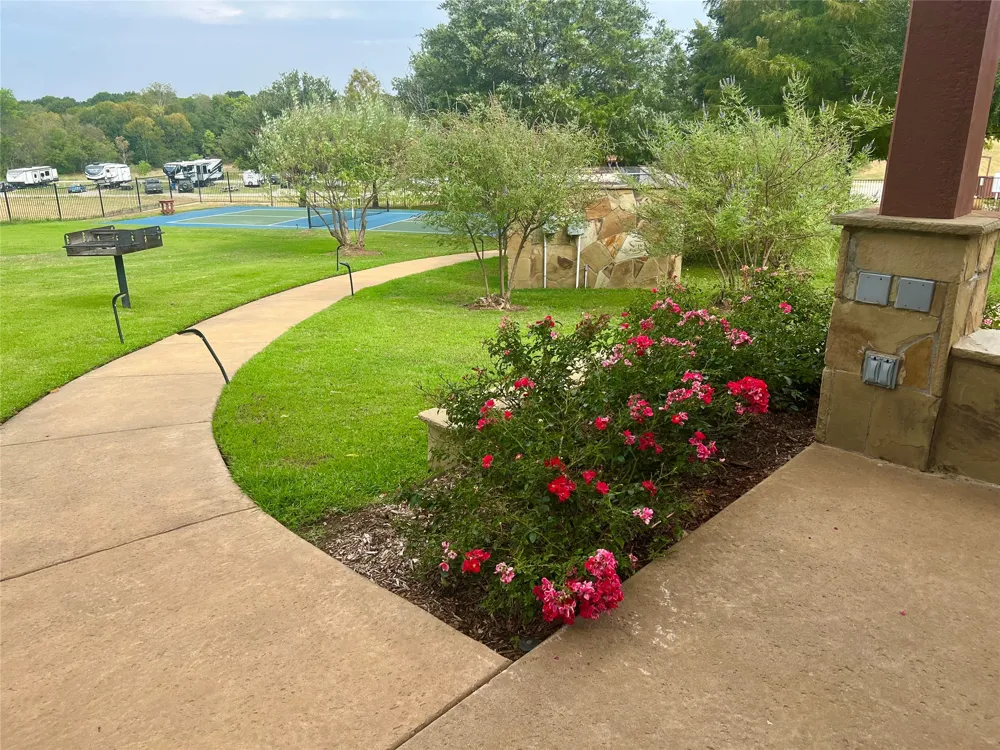 309 Grand View Drive Athens, TX 75752