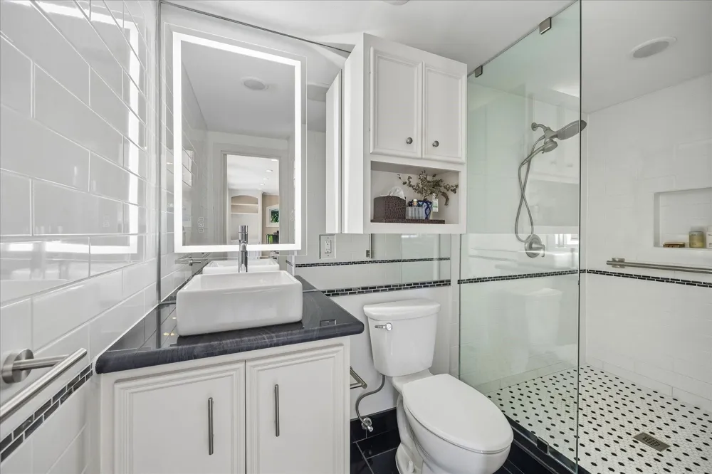 4919 Imperial Street Bellaire, TX 77401