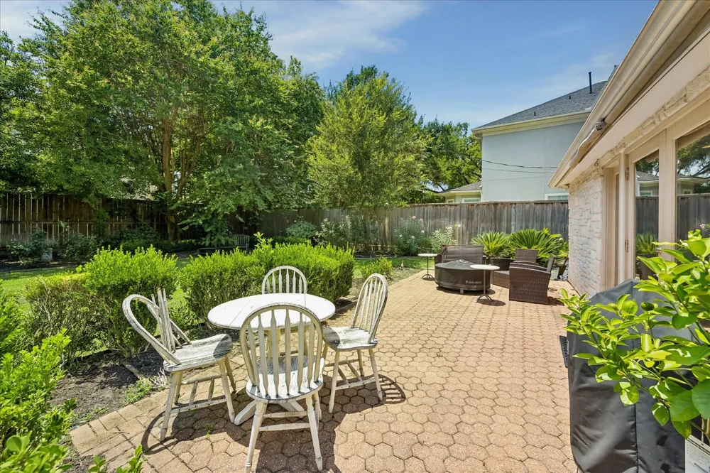 4919 Imperial Street Bellaire, TX 77401
