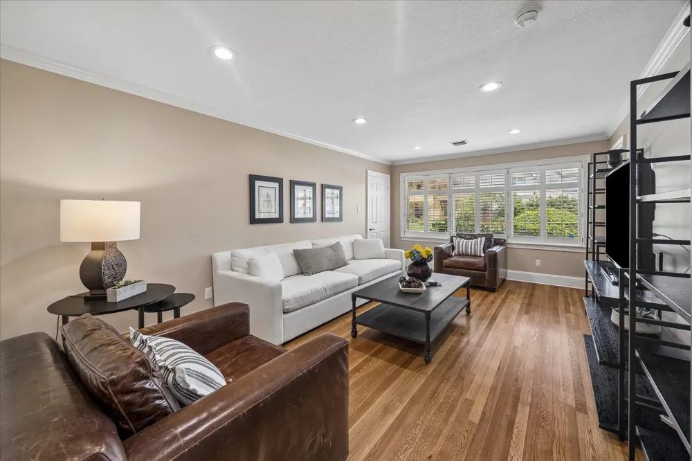4919 Imperial Street Bellaire, TX 77401