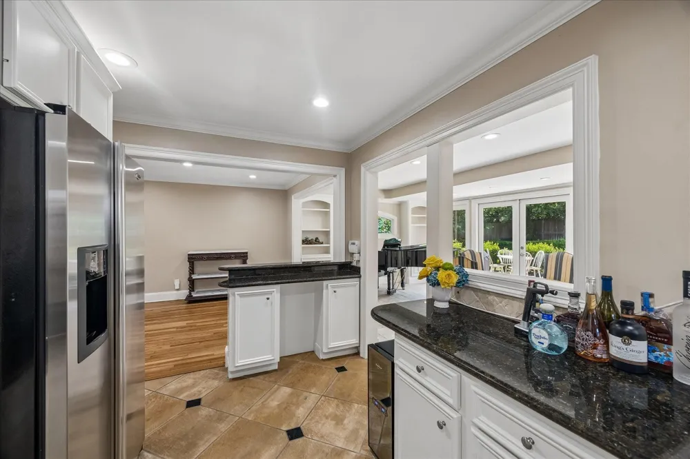 4919 Imperial Street Bellaire, TX 77401