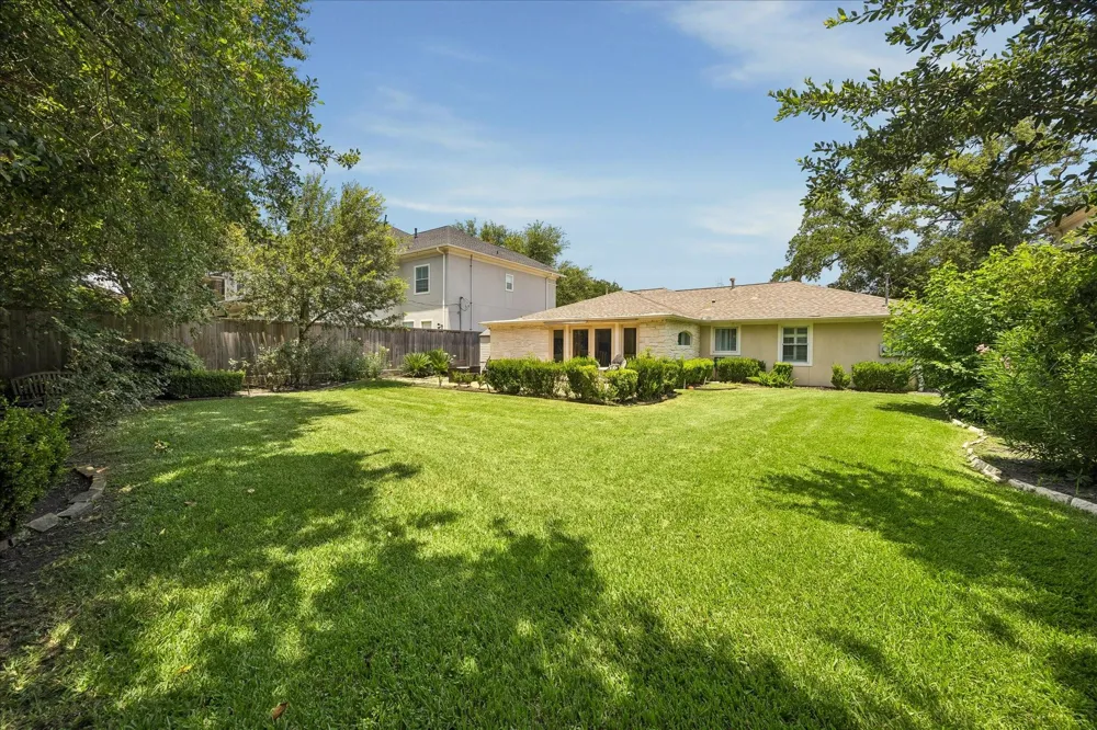 4919 Imperial Street Bellaire, TX 77401