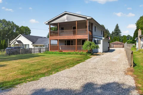 232 Bender Street