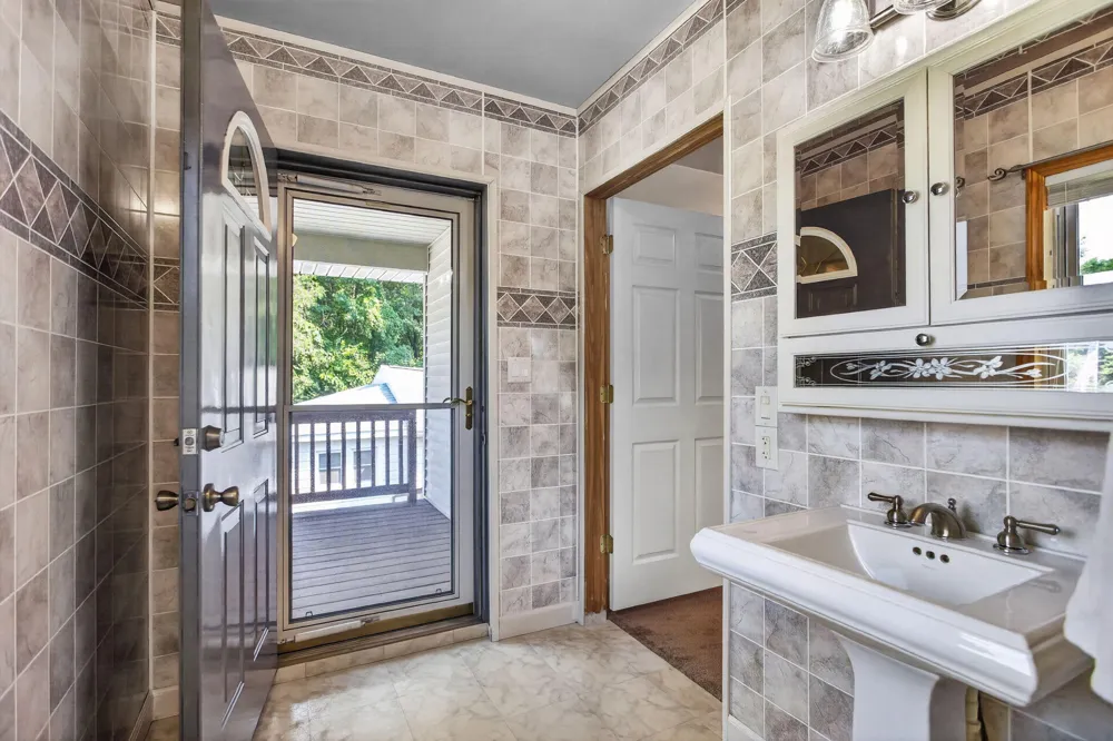 232 Bender Street Jackson, MI 49202
