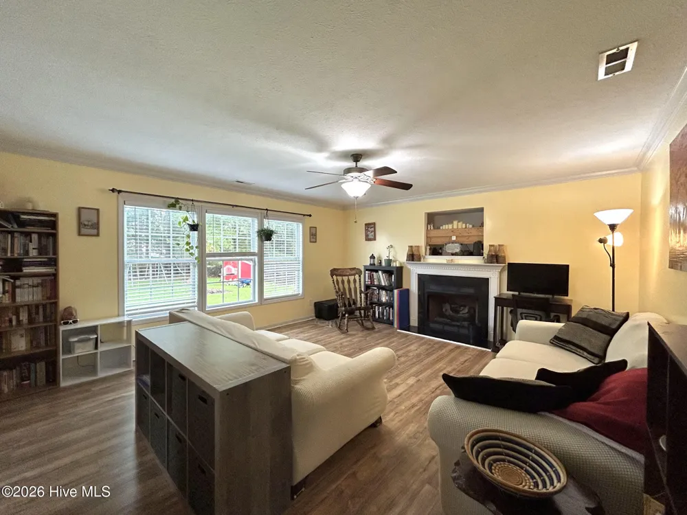 305 Vito Court Richlands, NC 28574