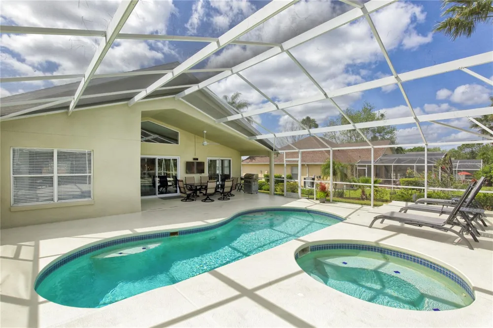 1942 BERMUDA POINTE DRIVE Haines City, FL 33844