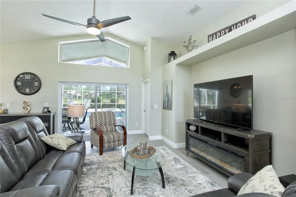 1942 BERMUDA POINTE DRIVE Haines City, FL 33844