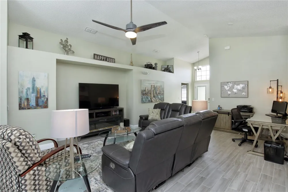 1942 BERMUDA POINTE DRIVE Haines City, FL 33844