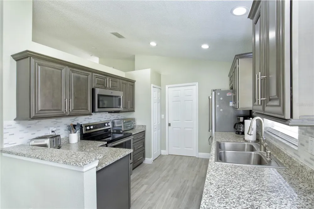 1942 BERMUDA POINTE DRIVE Haines City, FL 33844