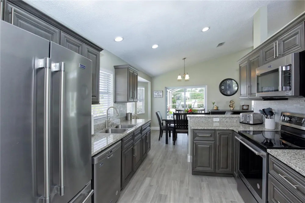 1942 BERMUDA POINTE DRIVE Haines City, FL 33844