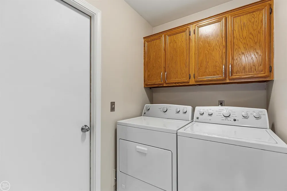 26160 Knollwood Drive Chesterfield Township, MI 48051