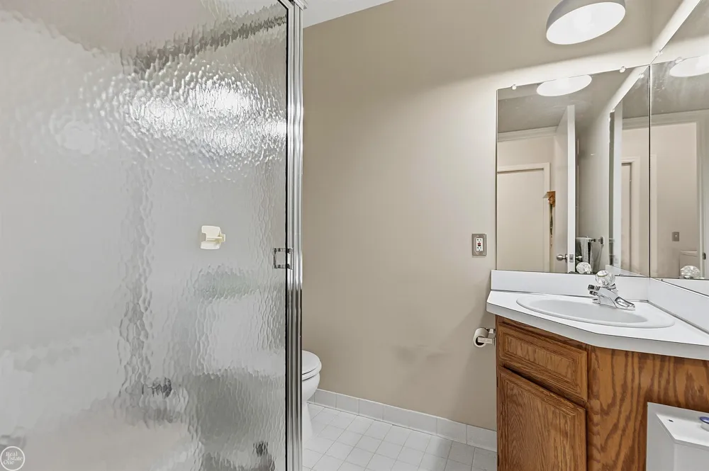 26160 Knollwood Drive Chesterfield Township, MI 48051