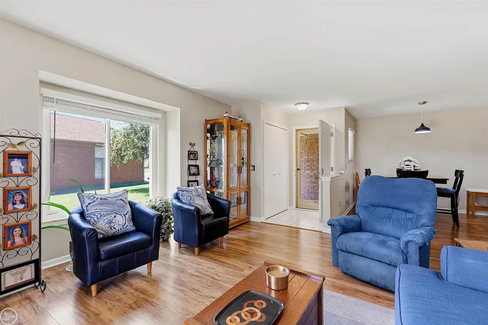 26160 Knollwood Drive Chesterfield Township, MI 48051