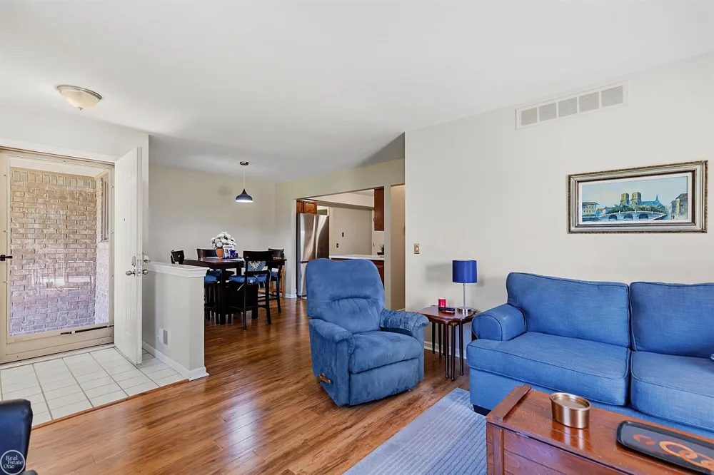 26160 Knollwood Drive Chesterfield Township, MI 48051