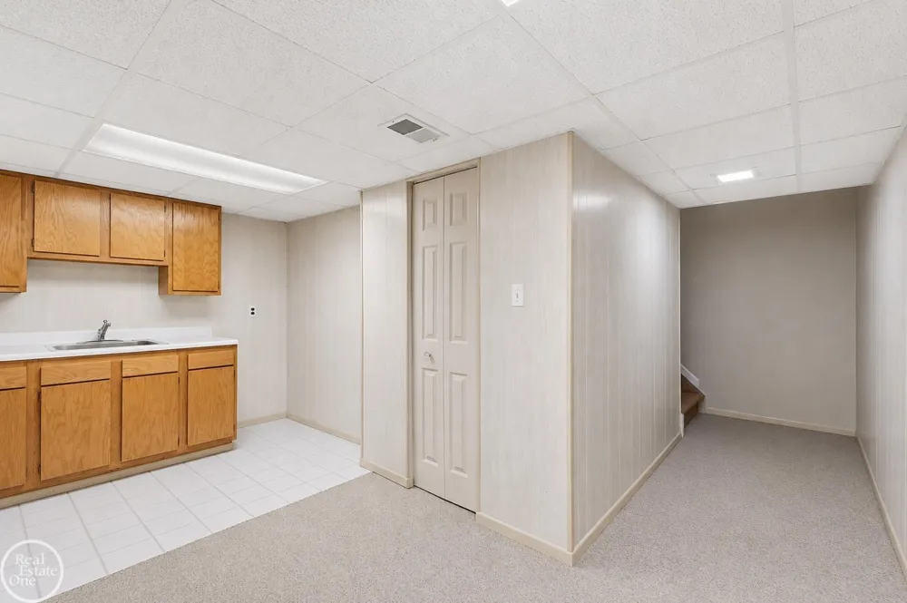 26160 Knollwood Drive Chesterfield Township, MI 48051