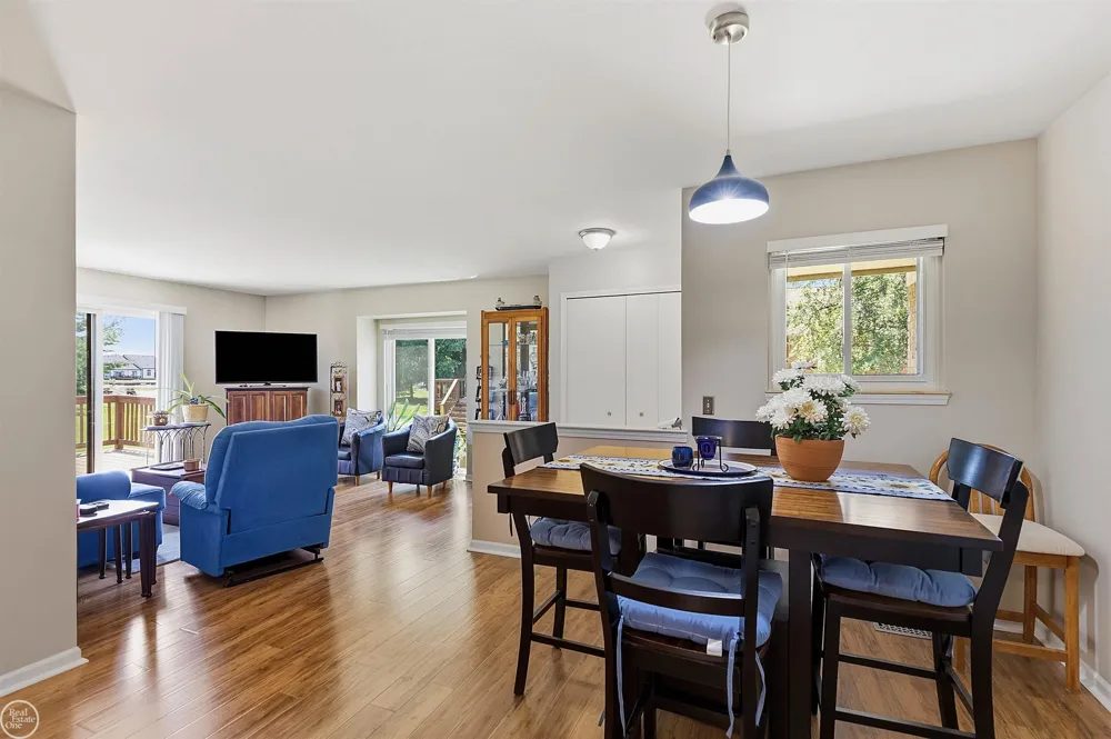 26160 Knollwood Drive Chesterfield Township, MI 48051