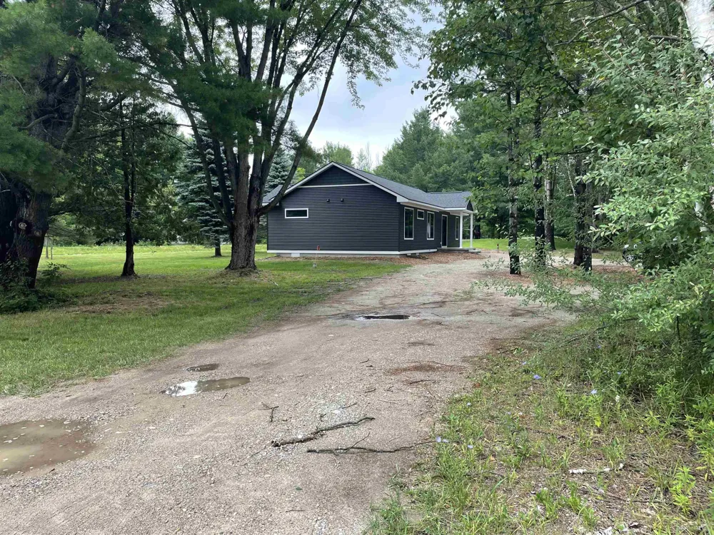 8279 Cherry Avenue Milton Township, MI 49676