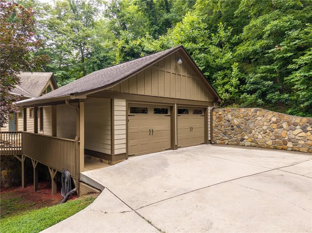 1117 Rambling Road Fairmount, GA 30139