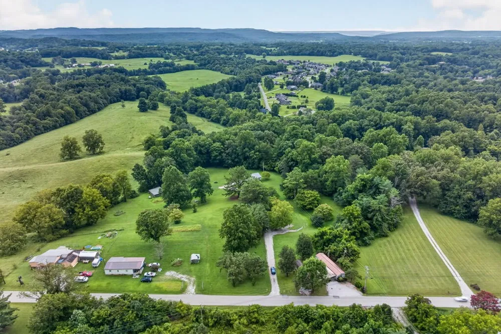 4536 Old Sparta Rd Cookeville, TN 38506