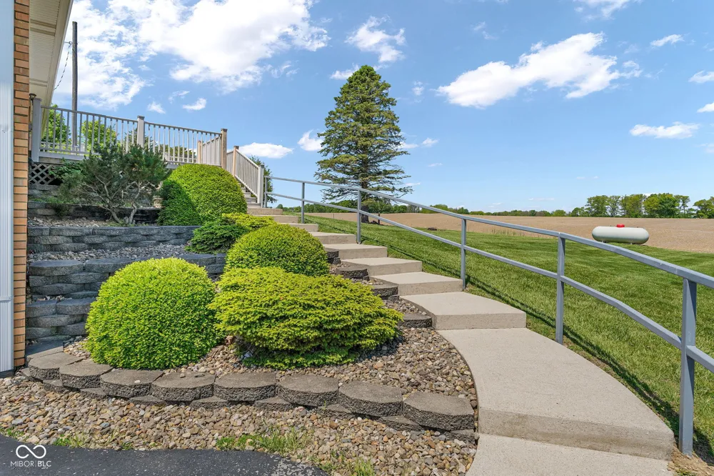 4881 E US HWY 40 Greencastle, IN 46135