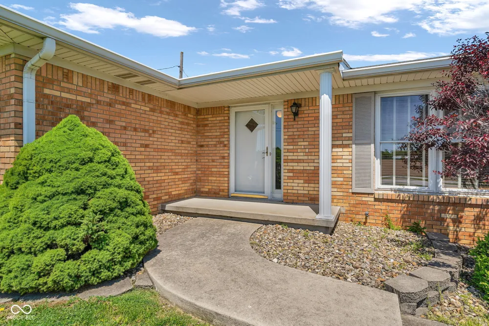 4881 E US HWY 40 Greencastle, IN 46135