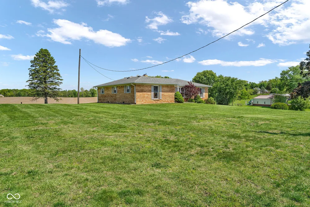 4881 E US HWY 40 Greencastle, IN 46135