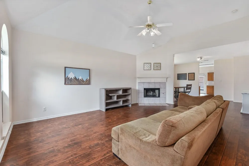 1209 Buehler Court Lewisville, TX 75067