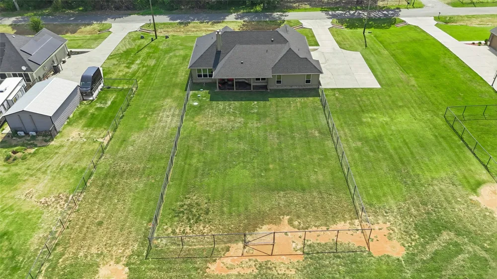 1212 County Road 4797 Springtown, TX 76082