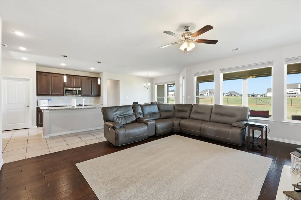 1212 County Road 4797 Springtown, TX 76082