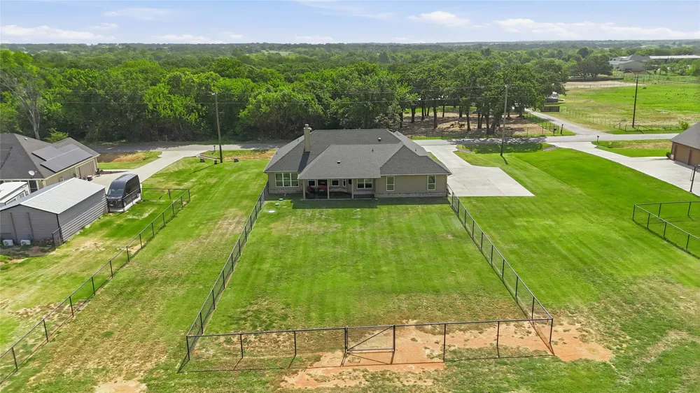 1212 County Road 4797 Springtown, TX 76082