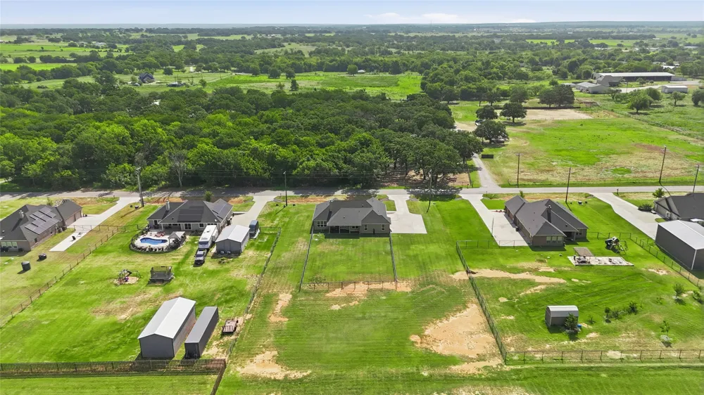 1212 County Road 4797 Springtown, TX 76082