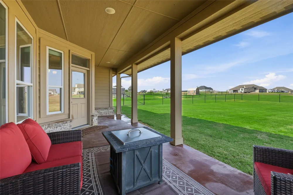 1212 County Road 4797 Springtown, TX 76082