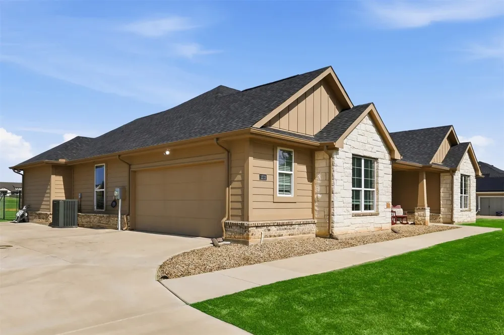 1212 County Road 4797 Springtown, TX 76082