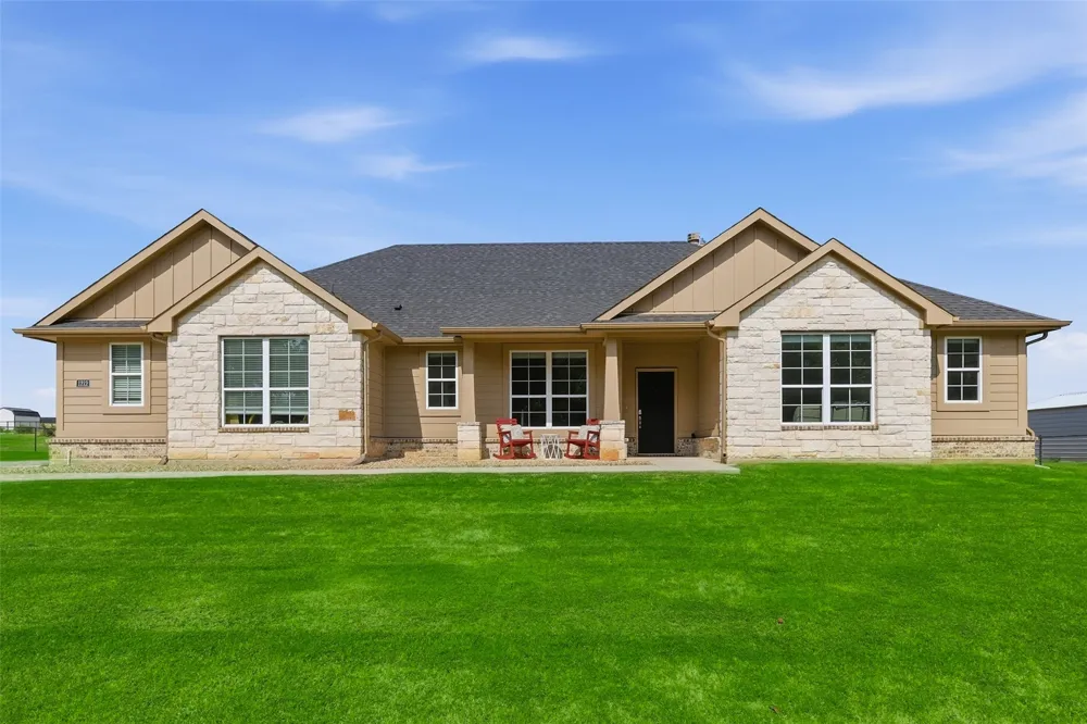 1212 County Road 4797 Springtown, TX 76082