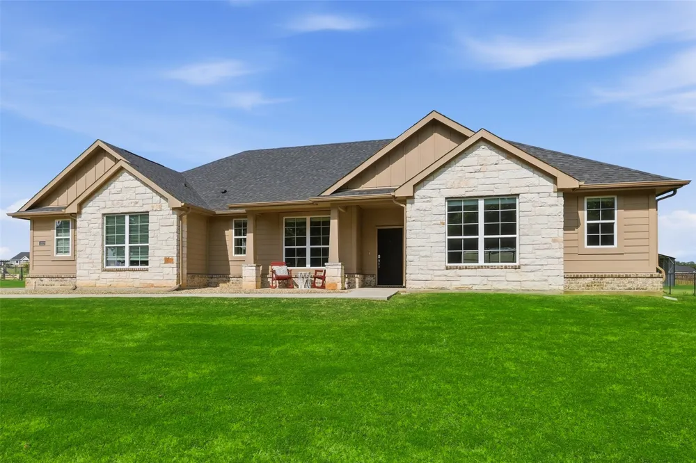 1212 County Road 4797 Springtown, TX 76082